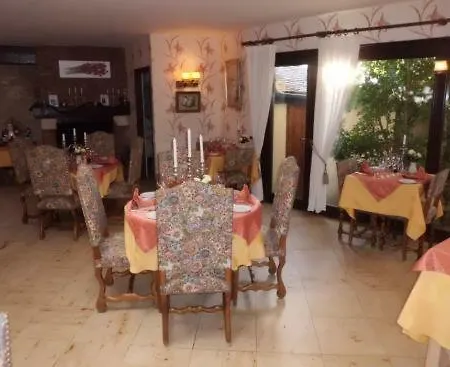 Le Lavandin فندق مبيت وإفطار *